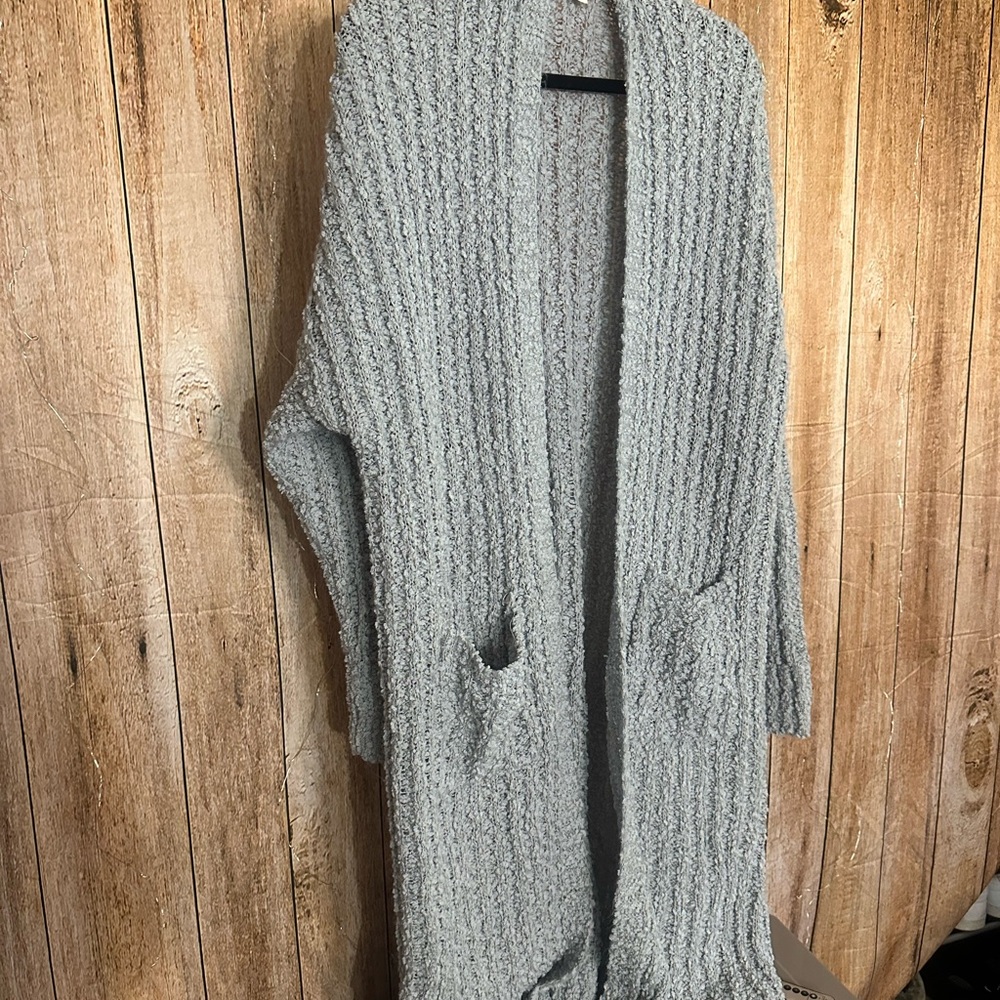 Elegant Gray Women's Cardigan